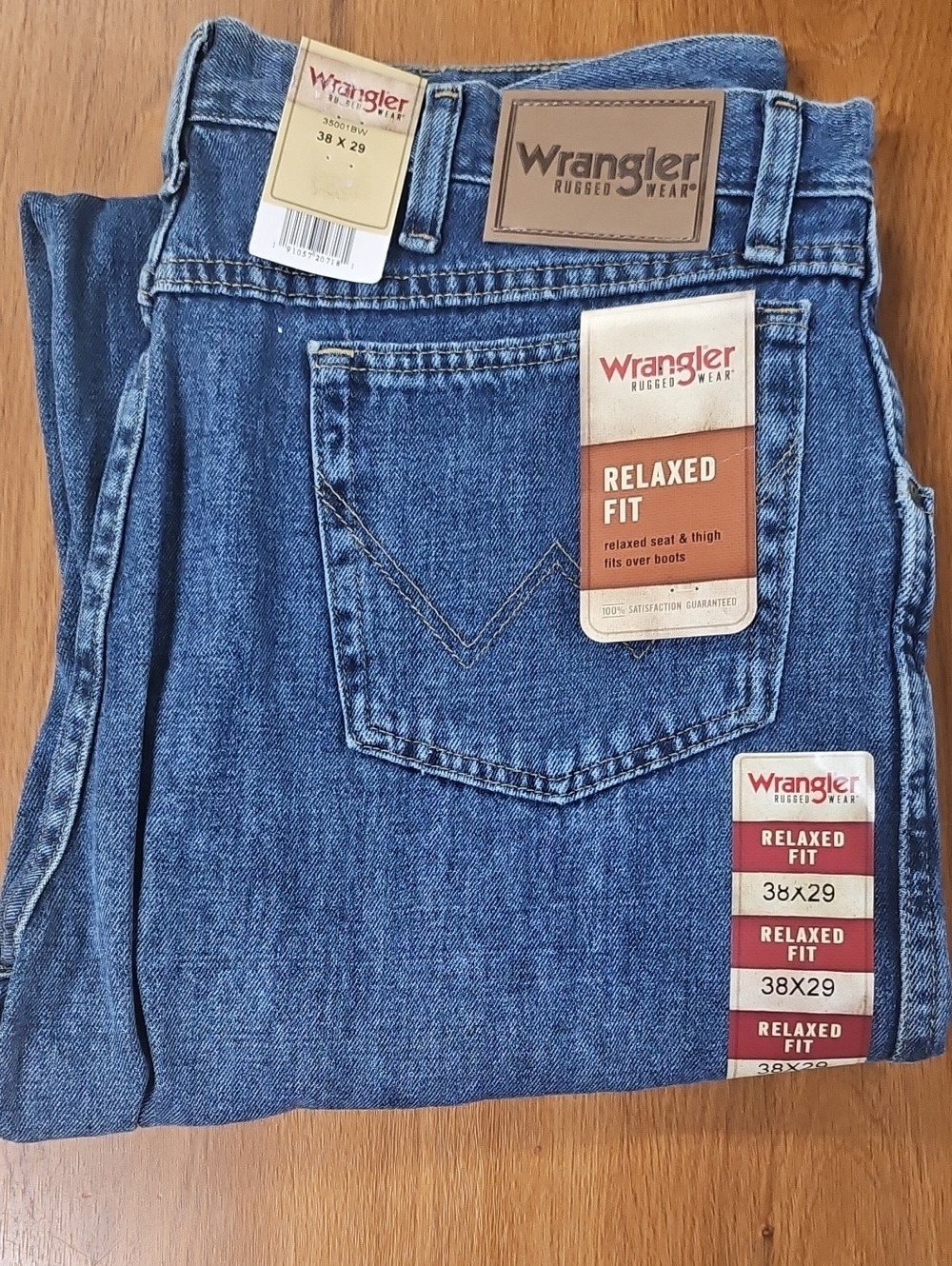 Wrangler Relaxed Fit Denim Jeans in Medium Blue